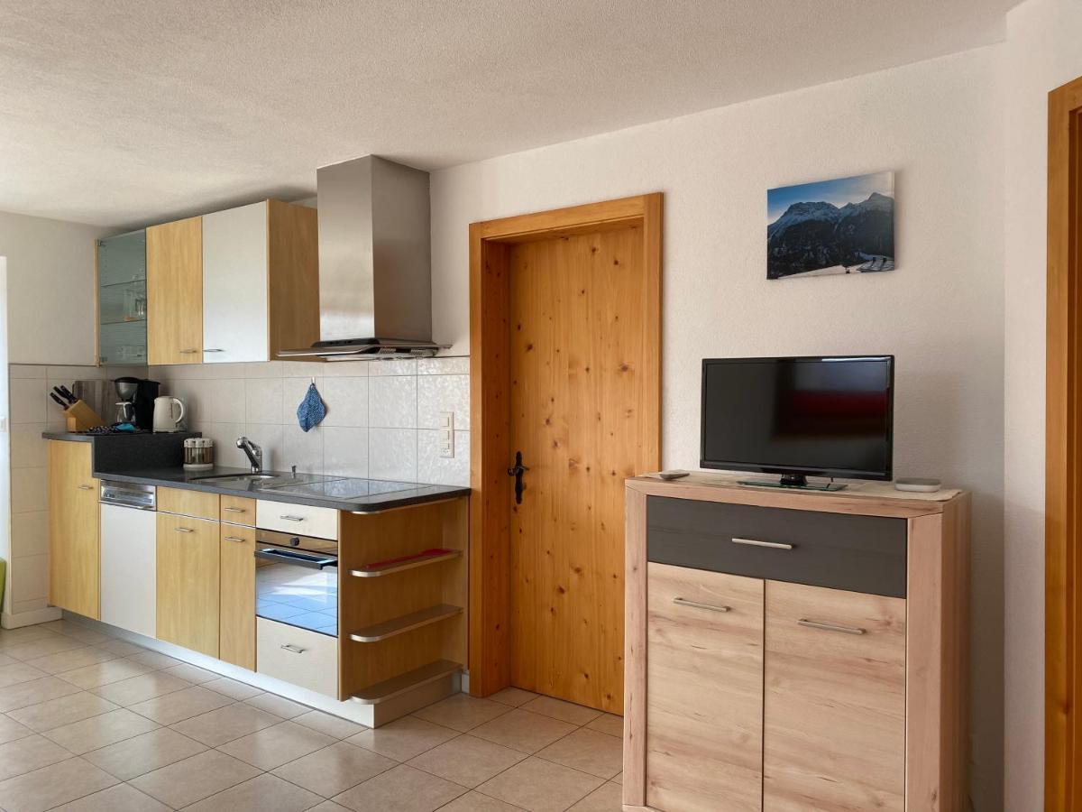 Ferienwohnung In Tschlin Mit Panoramablick Zewnętrze zdjęcie